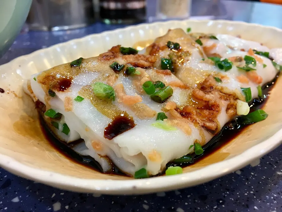 Rice noodle rolls