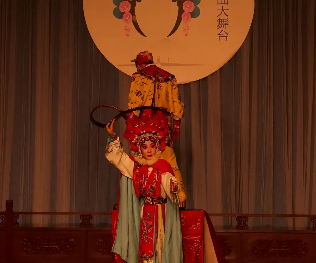 Ein Kunqu-Darsteller auf der Bühne