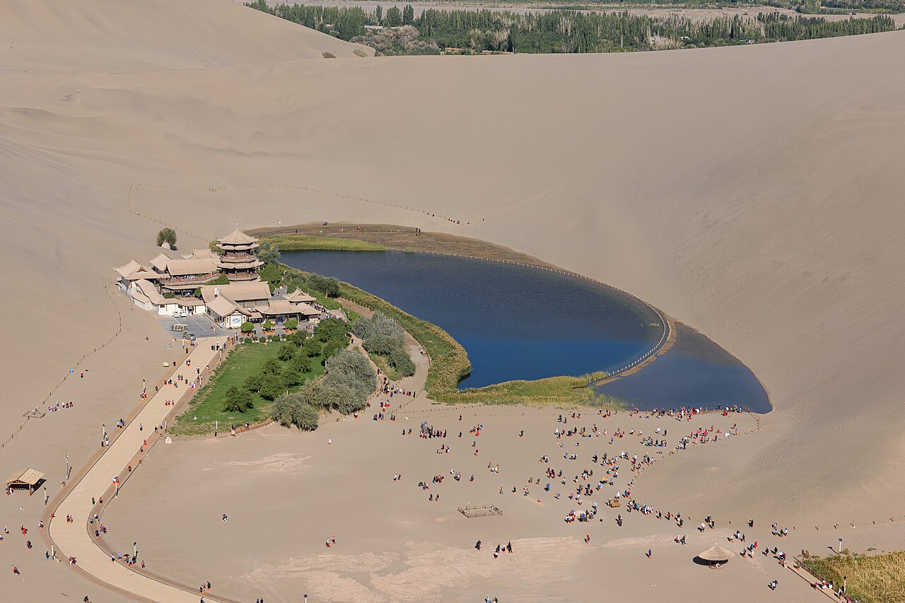 Dunhuang: Crescent Lake (Dunhuang)